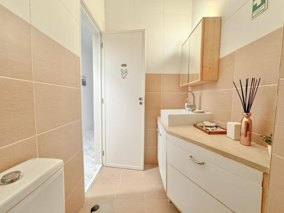 Pascoal De Melo Flat By Homeful Homes Appartement